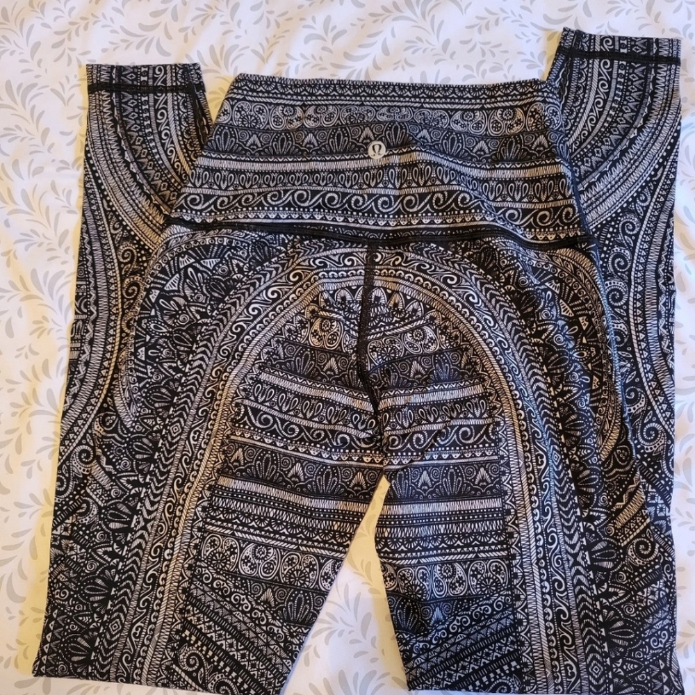 Lululemon Wunder Under - image 1